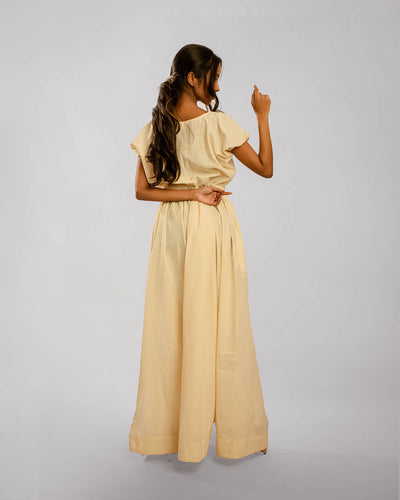 Beige High Slit Gathered Flare Skirt With Crop Top